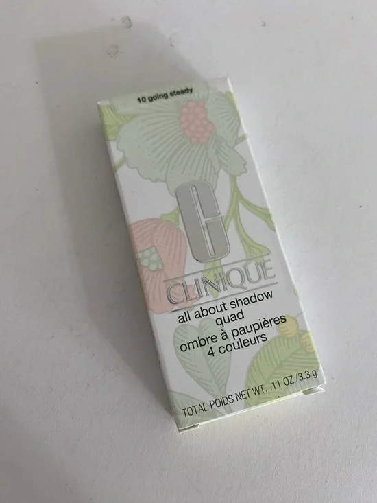 ~ 10 Going Steady ~ Clinique All About Shadow Quad, Full Size, 0.11 OZ / 3.3 g - Picture 6 of 7